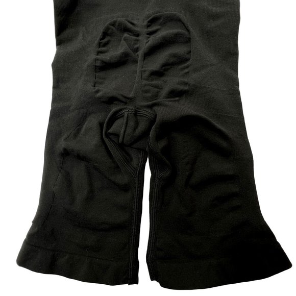 SKIMS Intimates & Sleepwear Skims Sculpting Short Mid Thigh Open